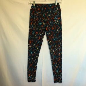 💖 LuLaRoe Leggings. Size OS. NWOT. Smoke free home.